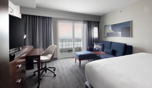Guest King Room with Balcony and Ocean View