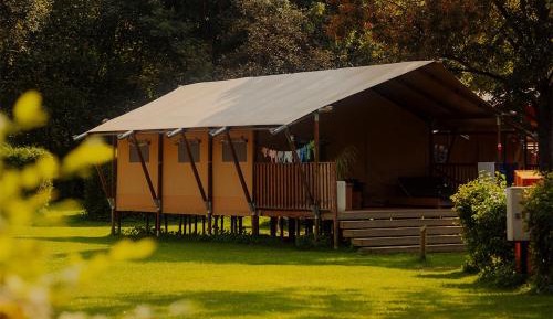 Nature Lodge with own Bathroom and Kitchen