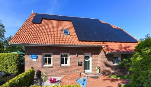 One-Bedroom House Boat