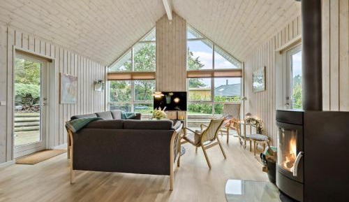 Three-Bedroom Holiday Home 