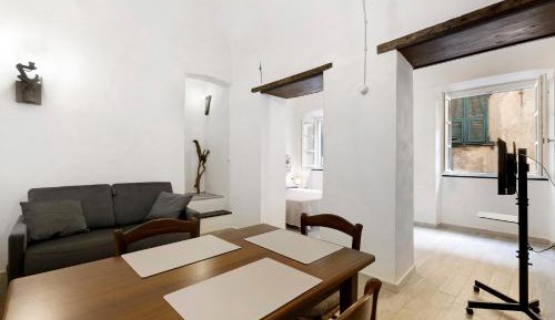 Superior One-Bedroom Apartment