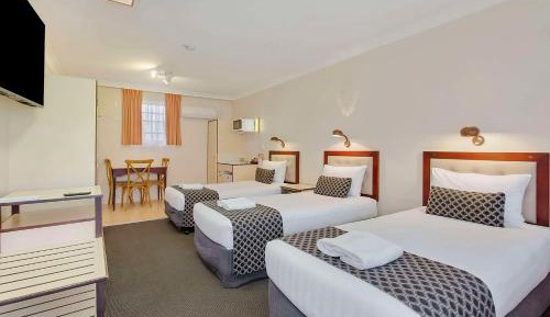 Triple Room – 3 Single Beds Non Smoking