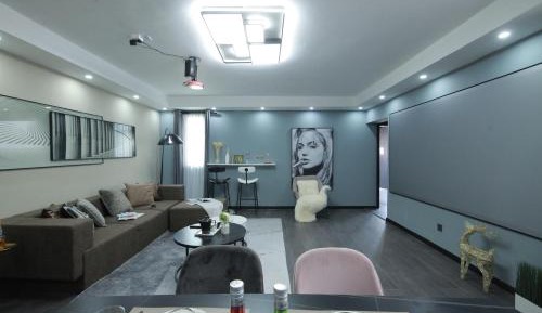 Apartment with City View