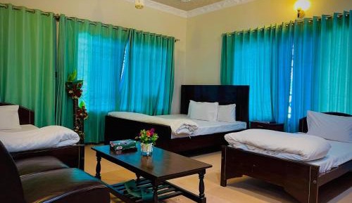 Deluxe Double Room (1 adult + 2 children)