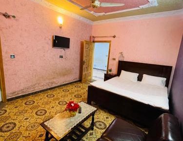 Deluxe Double Room (2 Adults + 1 Child)