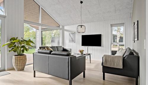 Six-Bedroom Holiday Home