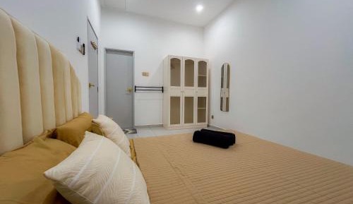 Four-Bedroom Holiday Home