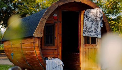 Sleeping Barrel with Shared Bathroom