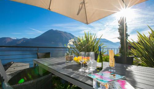 Apartment with Lake View