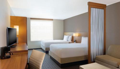 Queen Room with Two Queen Beds and City View