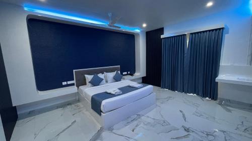 Double or Twin Room with Balcony