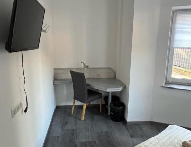 Single Room with Shared Bathroom