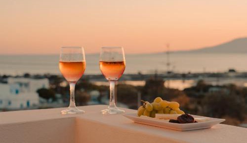Deluxe Family Suite with Sea View and Hot Tub (2 Adults + 3 Children)