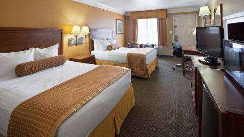 Queen Room with Two Queen Beds - Non-Smoking