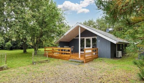 Three-Bedroom Vacation Home 