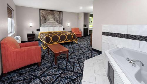 Deluxe King Room - Non-Smoking