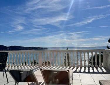 Four-Bedroom Deluxe Home - Oceanfront