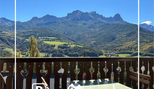 Studio with Mountain View