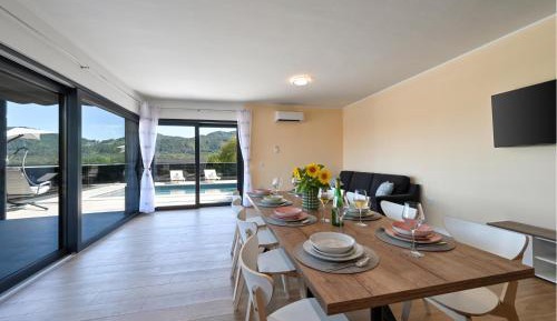 Three-Bedroom Holiday Home 
