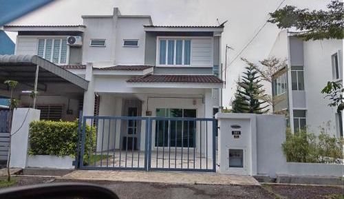 Three-Bedroom Holiday Home 