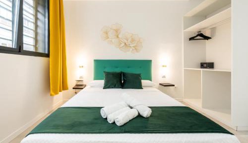 Deluxe One-Bedroom Apartment with Garden View