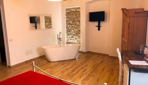 Deluxe Double Room with Bath