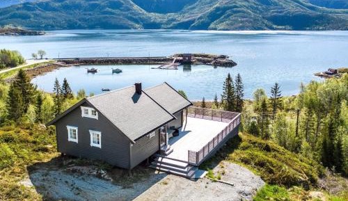 Three-Bedroom Holiday Home 