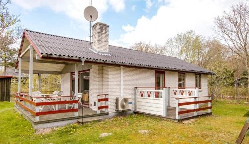 Three-Bedroom Holiday Home 