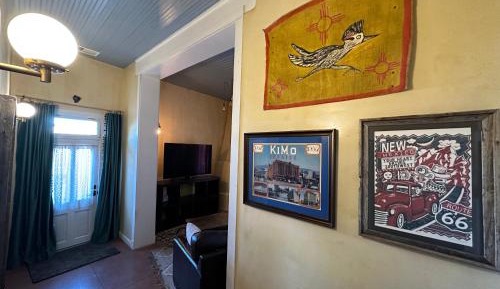 Deluxe Queen Suite