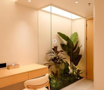 Queen Room with Garden View