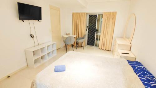 Deluxe Queen Studio 