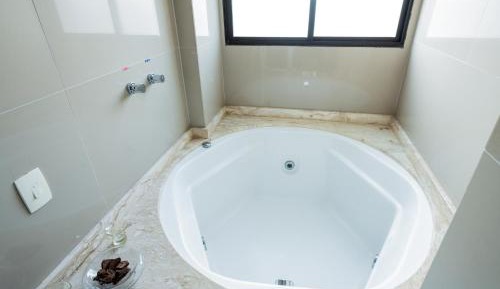 Deluxe Suite with Spa Bath