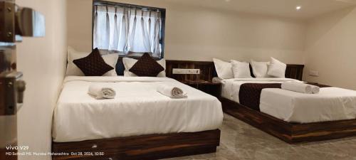 Deluxe Family Room