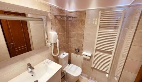 Twin Room with Bathroom