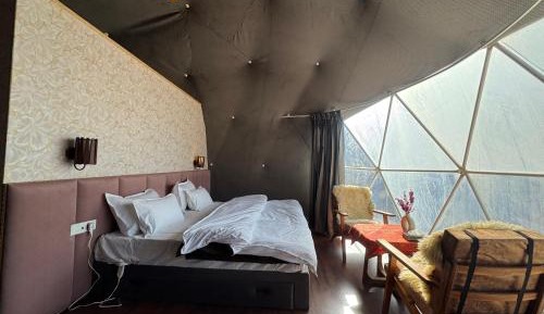 Suite with Mountain View