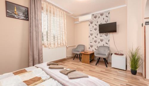 Junior Suite with Pool View