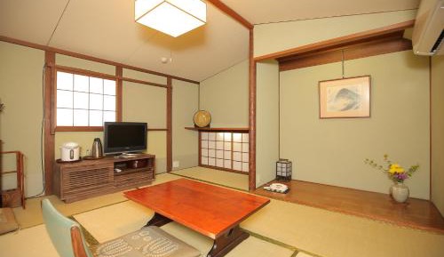 Japanese-Style Twin Room with Shared Bathroom