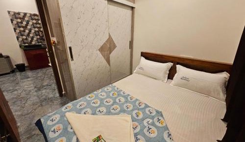 Deluxe One-Bedroom Apartment