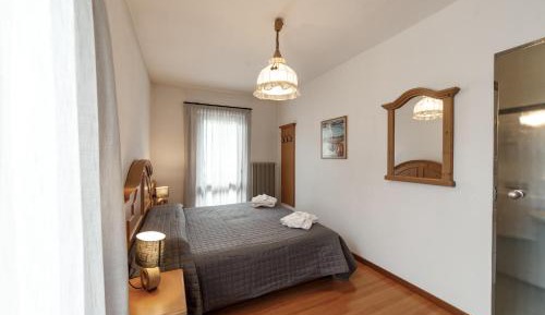 Two-Bedroom Apartment with Mountain View