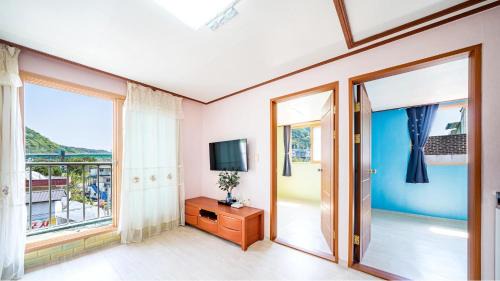Studio 22