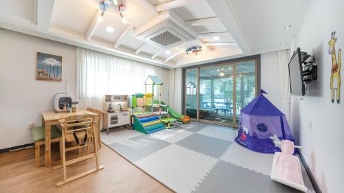 Studio 1