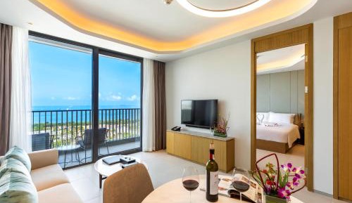 One-Bedroom Deluxe Ocean View 