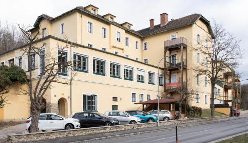 Two-Bedroom Apartment with City View