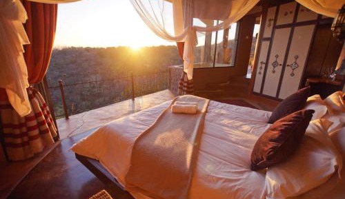 Honeymoon Suite