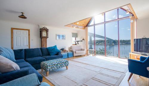 Five-Bedroom Holiday Home