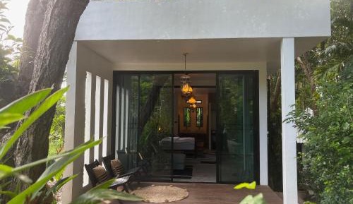 Villa with Garden View