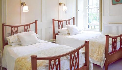 Standard Twin Room with Garden View
