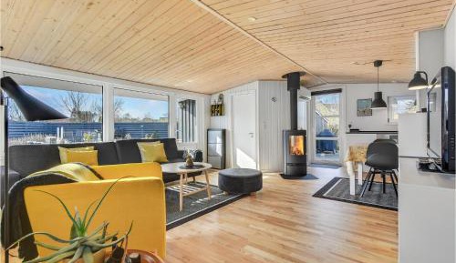 Three-Bedroom Holiday Home 