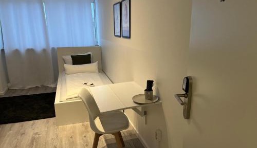 Single Room with Shared Bathroom