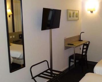 Standard Twin Room - Non-Smoking